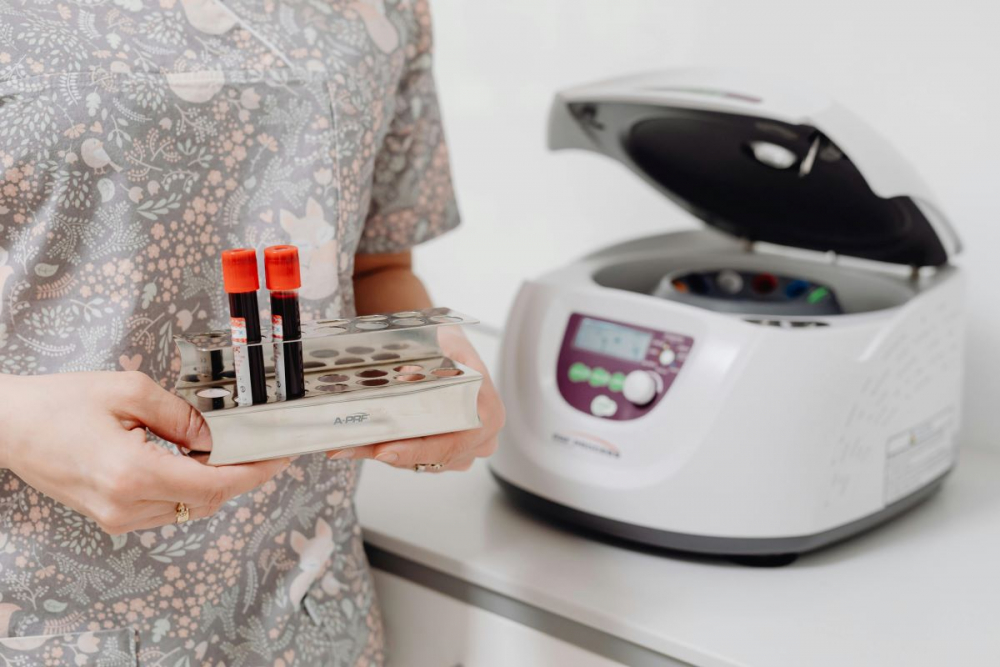 phlebotomy technician vs phlebotomist