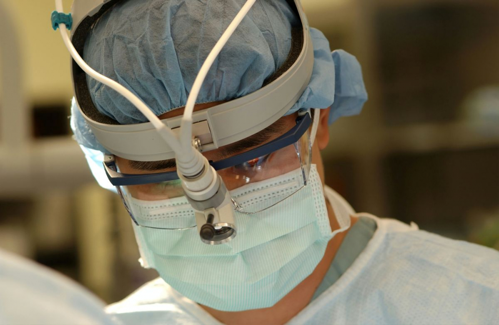 Surgical technologist